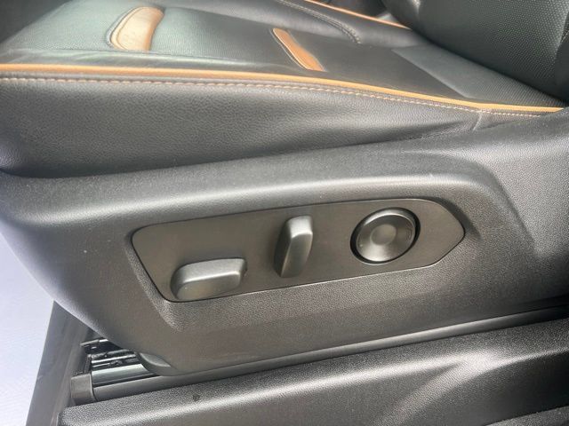Used 2022 GMC Yukon AT4 w/ Max Trailering Package AWD/4WD image 28