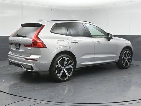 Used 2022 Volvo XC60 T8 R-Design w/ Advanced Package image 7