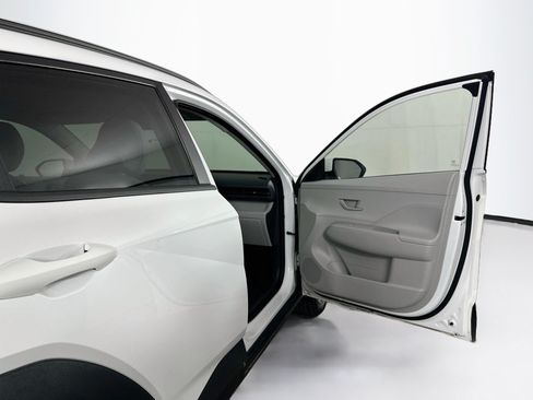 Used 2025 Hyundai Kona SEL AWD/4WD image 30