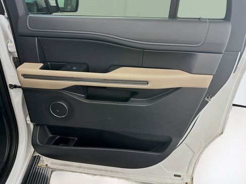 Used 2024 Ford Expedition Max XLT image 33