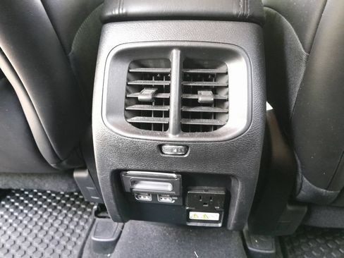 Used 2019 Jeep Cherokee Latitude Plus AWD/4WD image 34