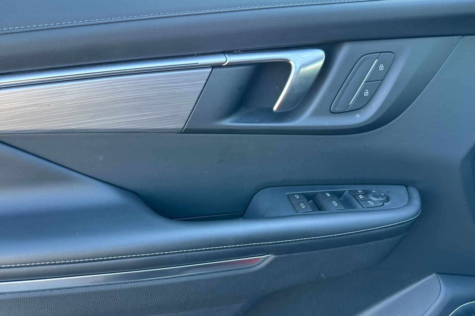 Used 2026 Buick Enclave Preferred FWD image 11