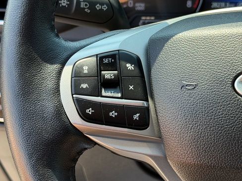Used 2023 Ford Explorer XLT w/ Equipment Group 202A AWD/4WD image 35
