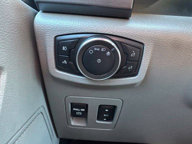 Used 2020 Ford F150 XLT w/ Equipment Group 302A Luxury AWD/4WD image 28