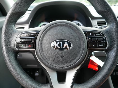 Used 2018 Kia Niro FE FWD image 25