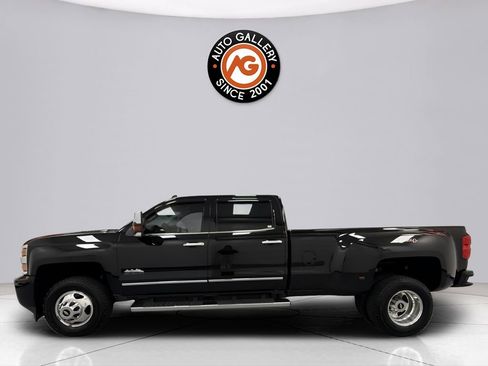 Used 2016 Chevrolet Silverado 3500 High Country w/ Duramax Plus Package image 4