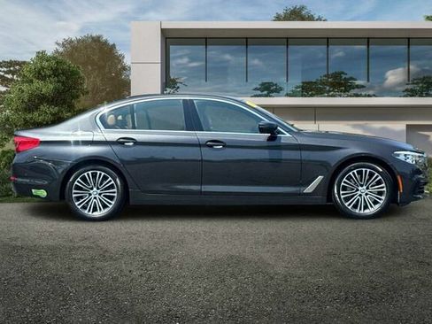Used 2020 BMW 530e xDrive w/ Premium Package AWD/4WD image 3