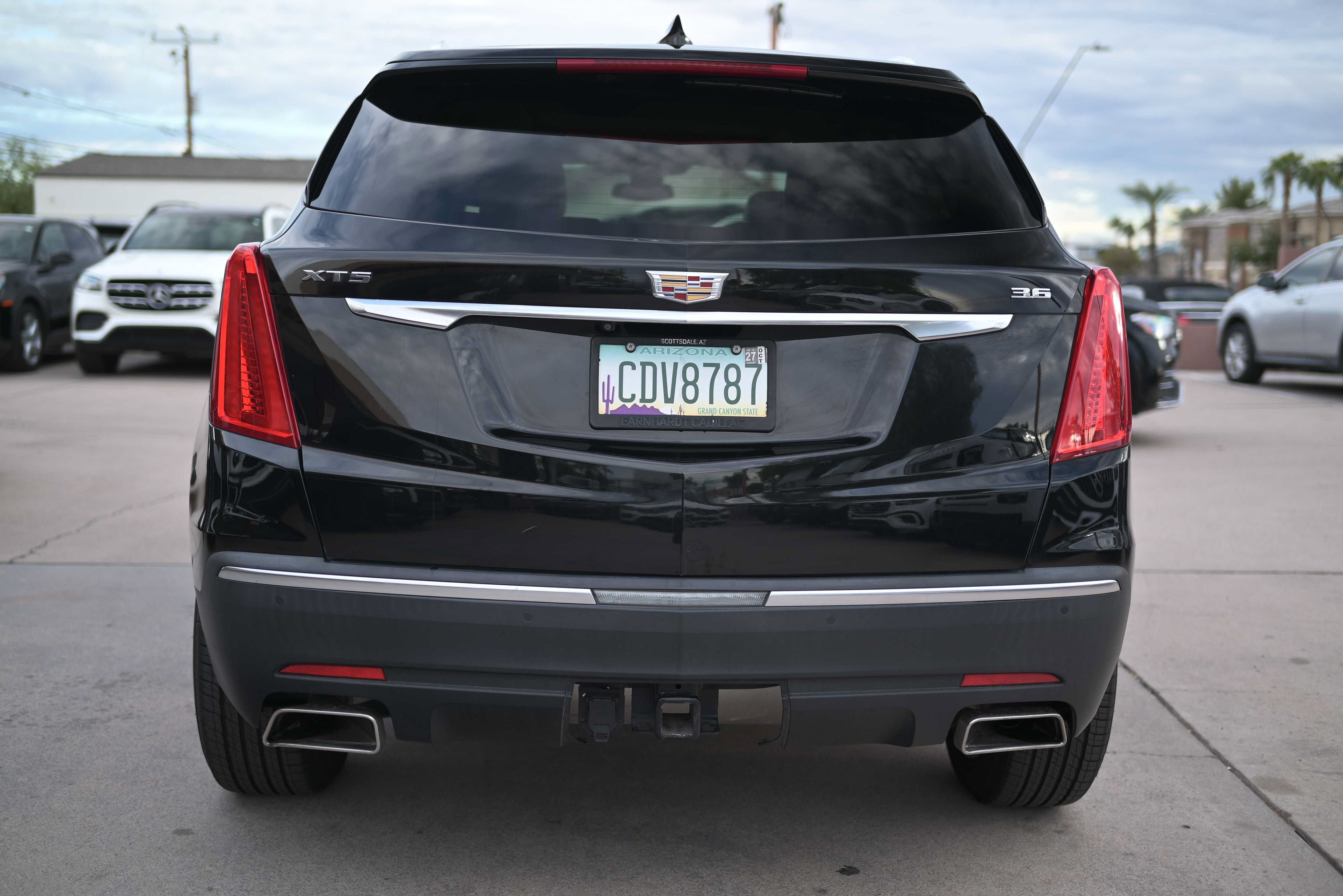 Used 2018 Cadillac XT5 Premium Luxury w/ Driver Assist Package FWD image 7