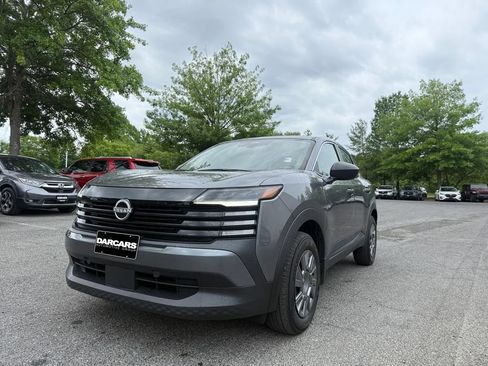 Used 2025 Nissan Kicks S AWD/4WD image 32