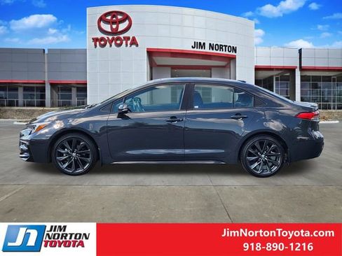 Used 2025 Toyota Corolla SE w/ SE Premium Package FWD image 5