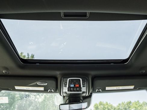 New 2026 RAM 3500 Laramie AWD/4WD image 40
