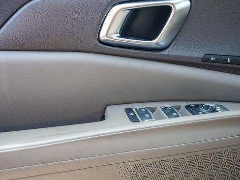 New 2026 Kia Carnival EX FWD image 25