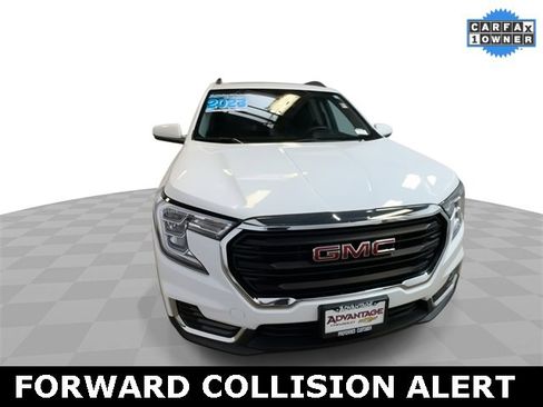 Certified 2023 GMC Terrain SLE w/ Driver Convenience Package image 3