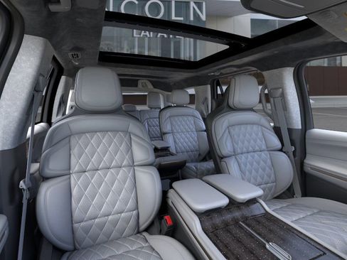 New 2026 Lincoln Navigator Black Label AWD/4WD image 10