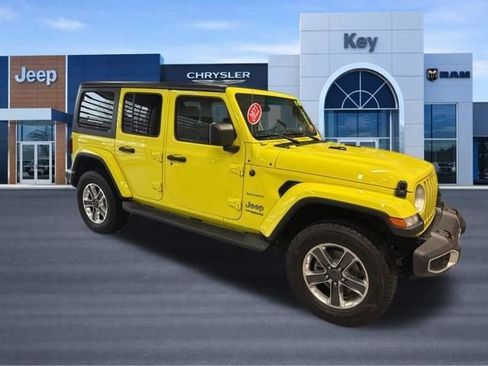 Used 2022 Jeep Wrangler Unlimited Sahara w/ Cold Weather Group image 9