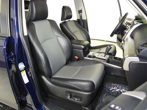 Used 2018 Toyota 4Runner SR5 Premium image 19