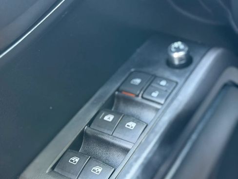Used 2017 Toyota Tacoma SR5 RWD image 24
