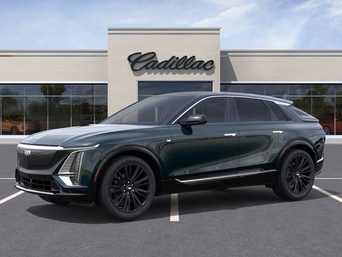 New 2026 Cadillac Lyriq Signature Luxury w/ LPO, Bronce Accent Package AWD/4WD image 3