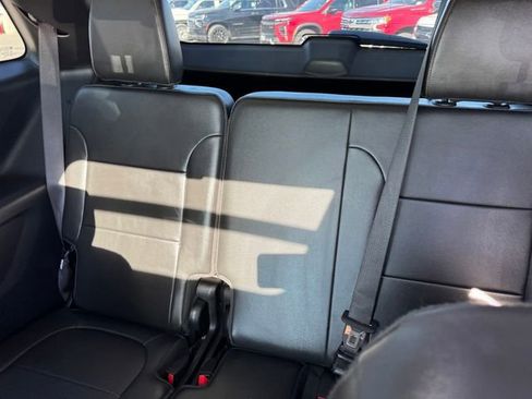 Used 2021 Chevrolet Traverse Premier w/ Redline Edition image 14