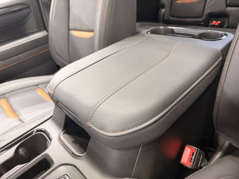 Used 2025 GMC Sierra 1500 AT4 w/ AT4 Premium Package image 42