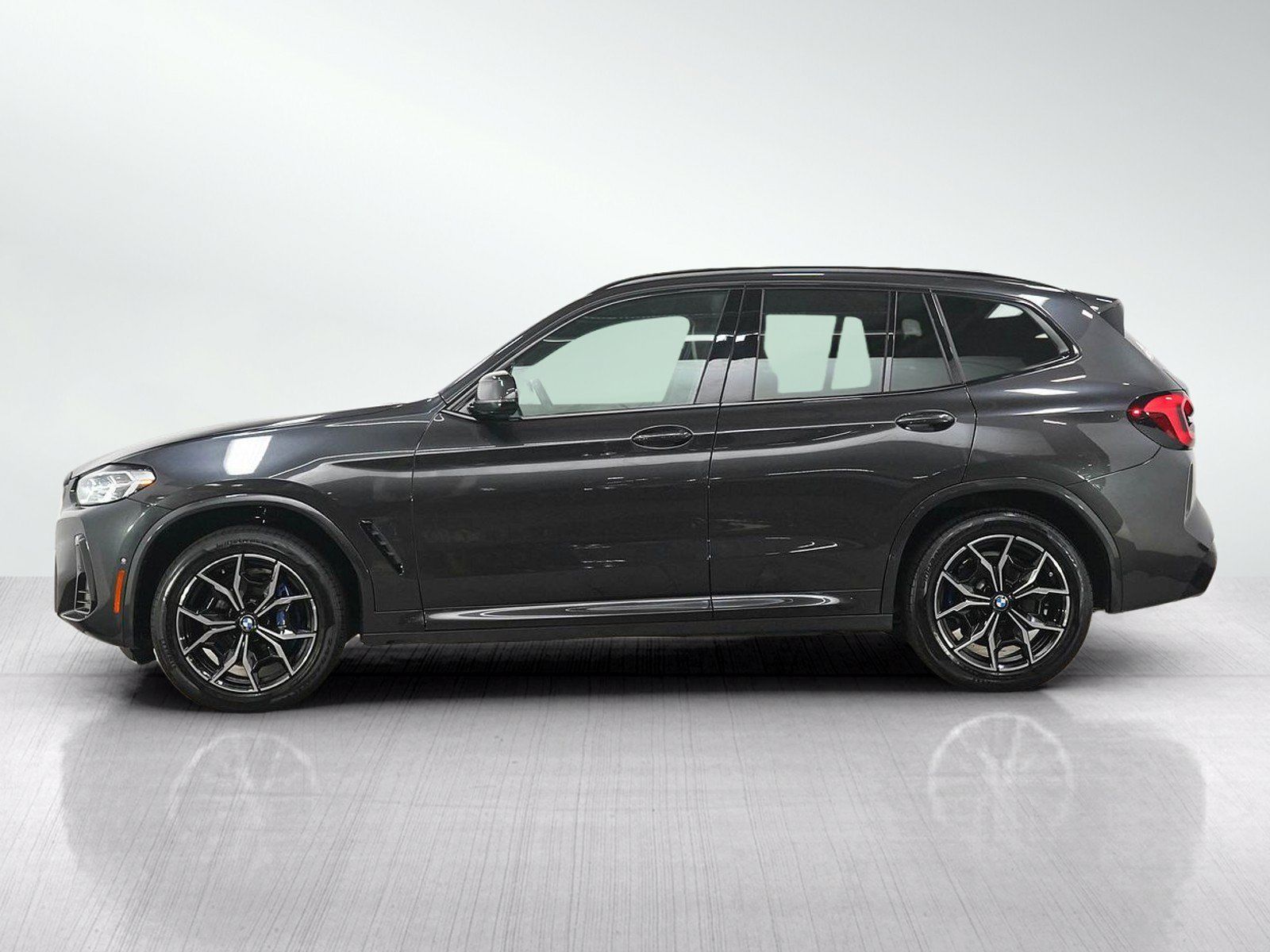 Used 2024 BMW X3 xDrive30i AWD/4WD image 3