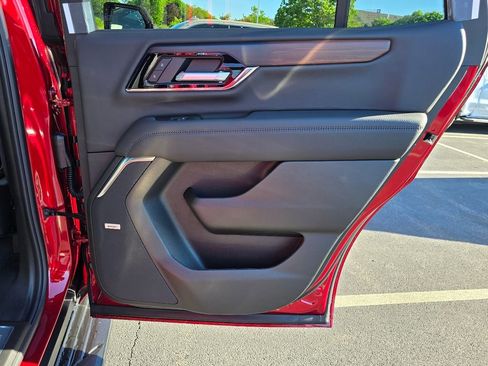 New 2026 GMC Yukon Denali w/ Advanced Technology Package AWD/4WD image 36