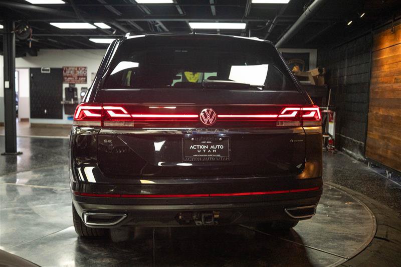 Used 2025 Volkswagen Atlas SE AWD/4WD image 6