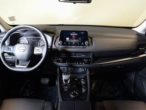 Used 2026 Nissan Rogue SV w/ SV Premium Package AWD/4WD image 16