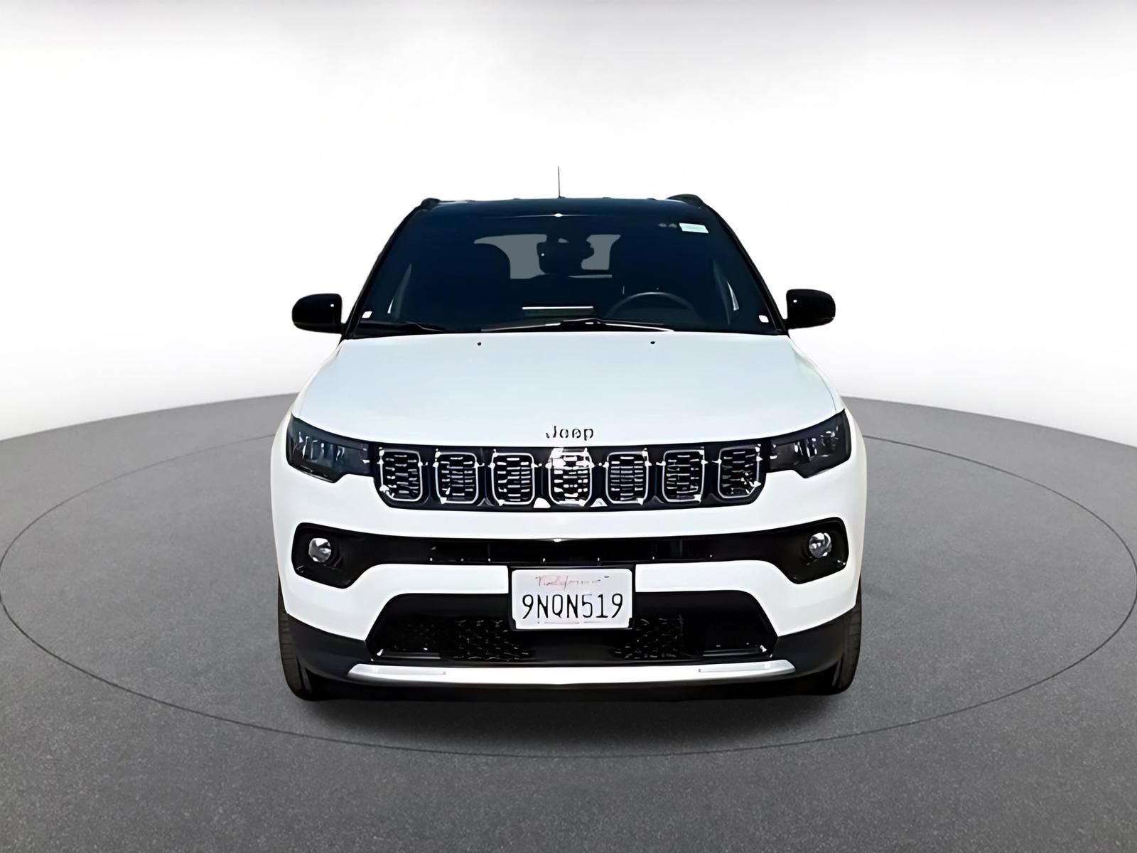 Used 2025 Jeep Compass Limited AWD/4WD image 4