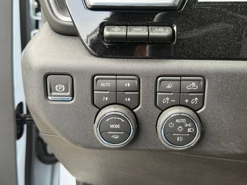 Used 2026 Chevrolet Silverado 3500 High Country w/ High Country Premium Package AWD/4WD image 19