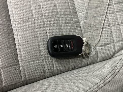 Certified 2026 Honda HR-V LX image 31