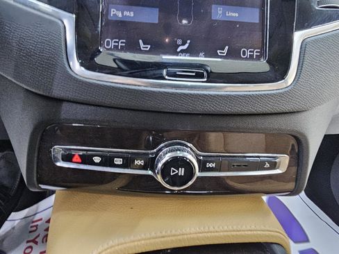 Used 2016 Volvo XC90 T6 Momentum w/ Momentum Plus Package image 36
