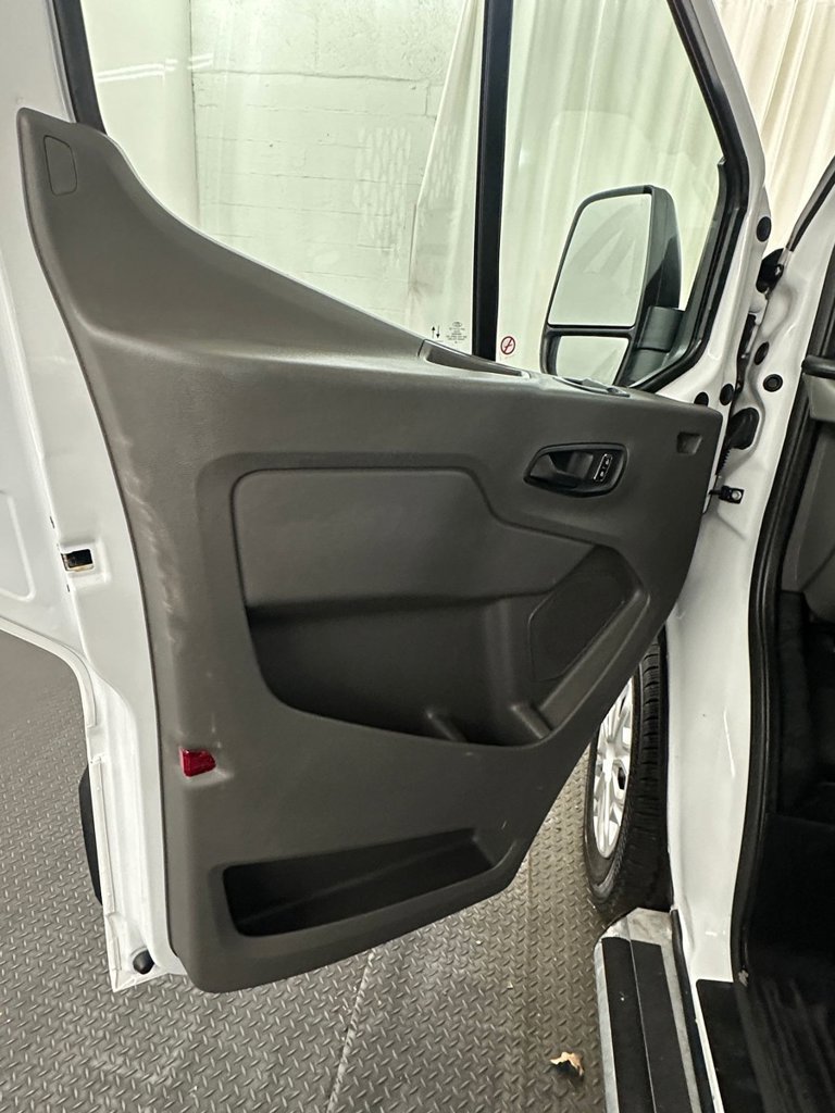 Used 2025 Ford Transit 250 Low Roof w/ Exterior Upgrade Package RWD image 8