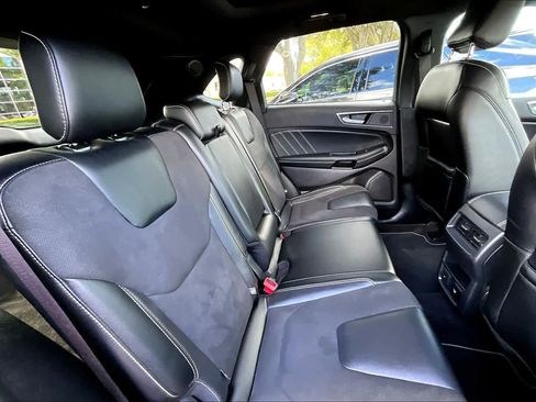 Used 2020 Ford Edge ST image 19