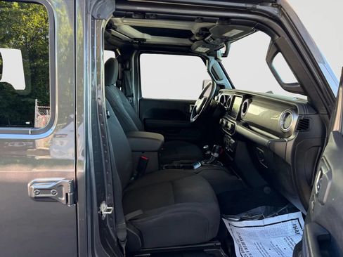 Used 2020 Jeep Wrangler Unlimited Sahara AWD/4WD image 21