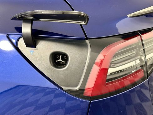 Used 2023 Tesla Model 3 Performance AWD/4WD image 21