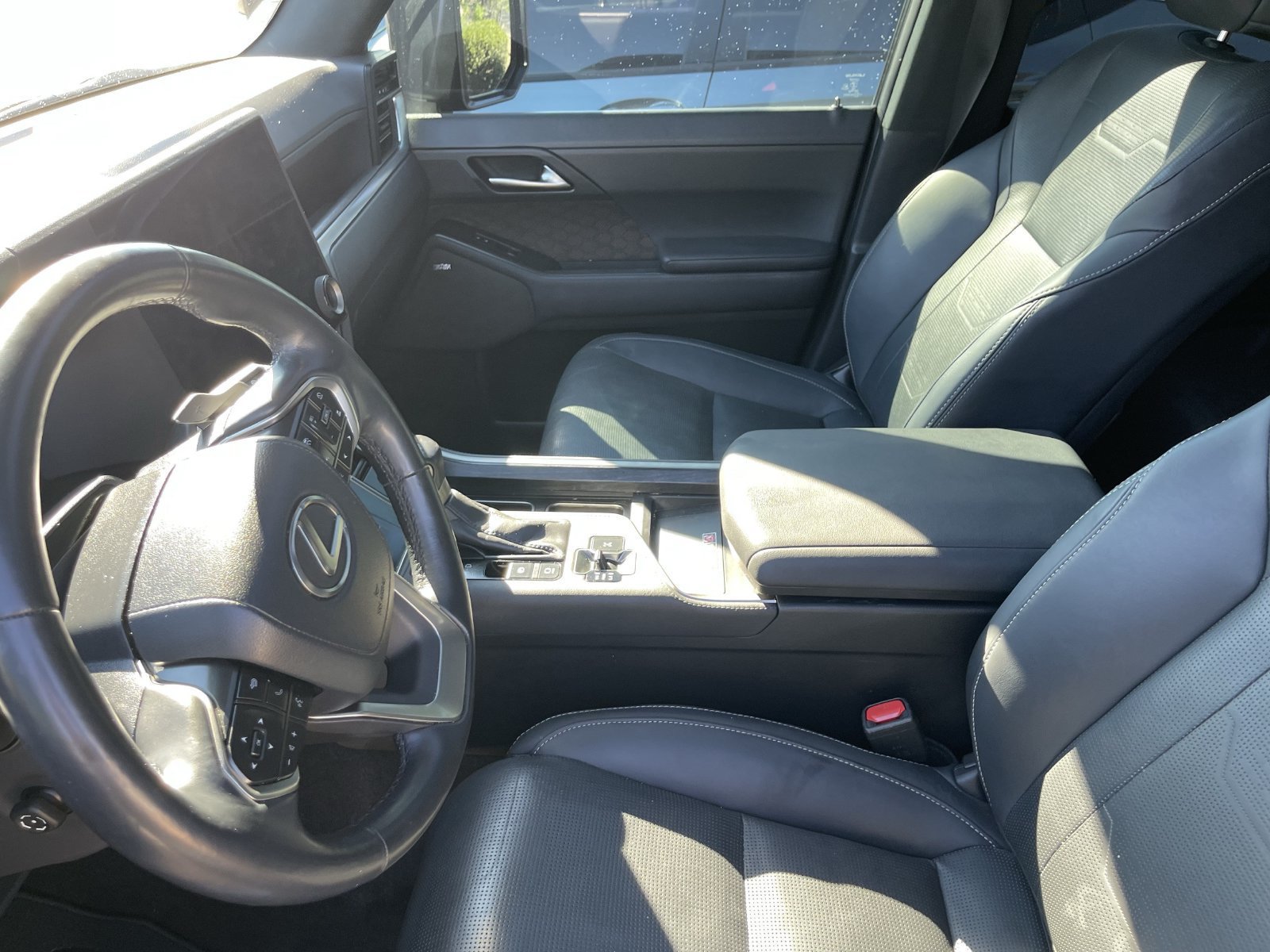 Used 2024 Lexus GX 550 w/ Cold Area Package AWD/4WD image 9