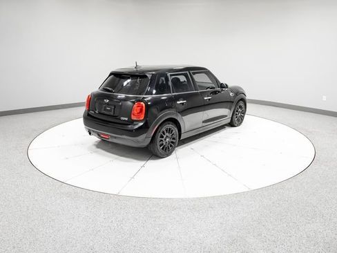 Used 2018 MINI Cooper 4-Door Hardtop w/ Premium Package FWD image 23