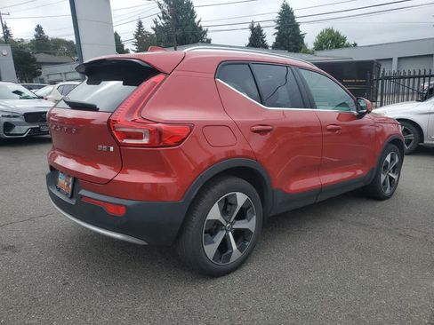 Used 2023 Volvo XC40 B5 Plus w/ Driver Assist Package AWD/4WD image 4