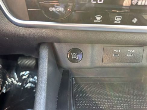 Used 2025 Nissan Rogue SV image 21