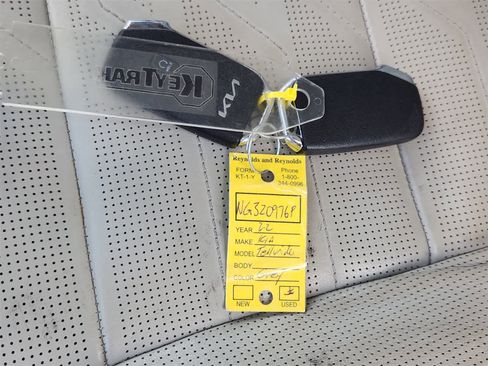 Certified 2022 Kia Telluride SX w/ SX Prestige Package image 35