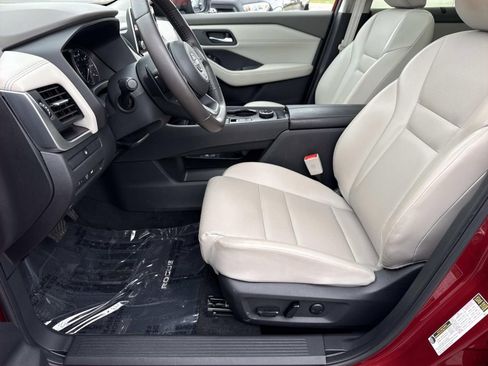 Used 2024 Nissan Rogue SV w/ SV Premium Package AWD/4WD image 29