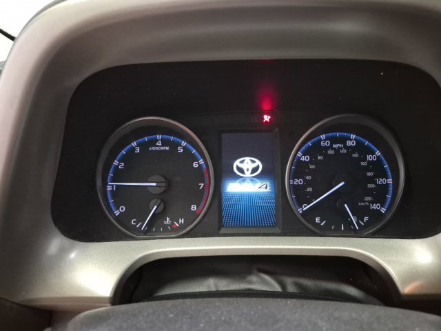 Used 2018 Toyota RAV4 LE FWD image 24