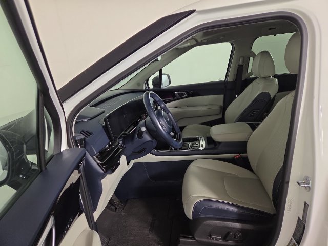 Certified 2025 Kia Carnival SX Prestige FWD image 11
