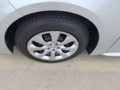 Used 2026 Toyota Corolla LE FWD image 11