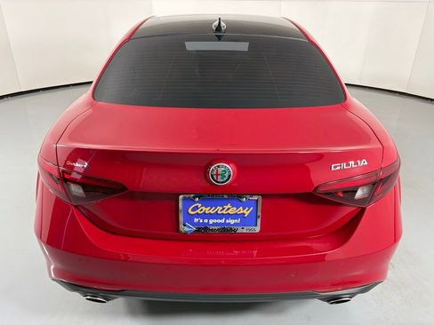 Used 2021 Alfa Romeo Giulia Sprint w/ Sun & Sound Package image 8