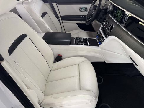 Used 2022 Rolls-Royce Ghost w/ Ghost Package AWD/4WD image 27