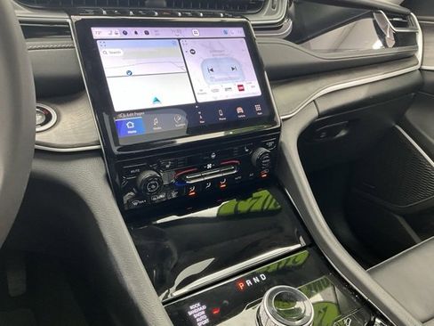 Used 2023 Jeep Grand Cherokee 4WD 4xe image 11