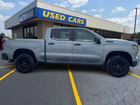 Used 2024 Chevrolet Silverado 1500 Custom Trail Boss w/ Dark Appearance Package image 2