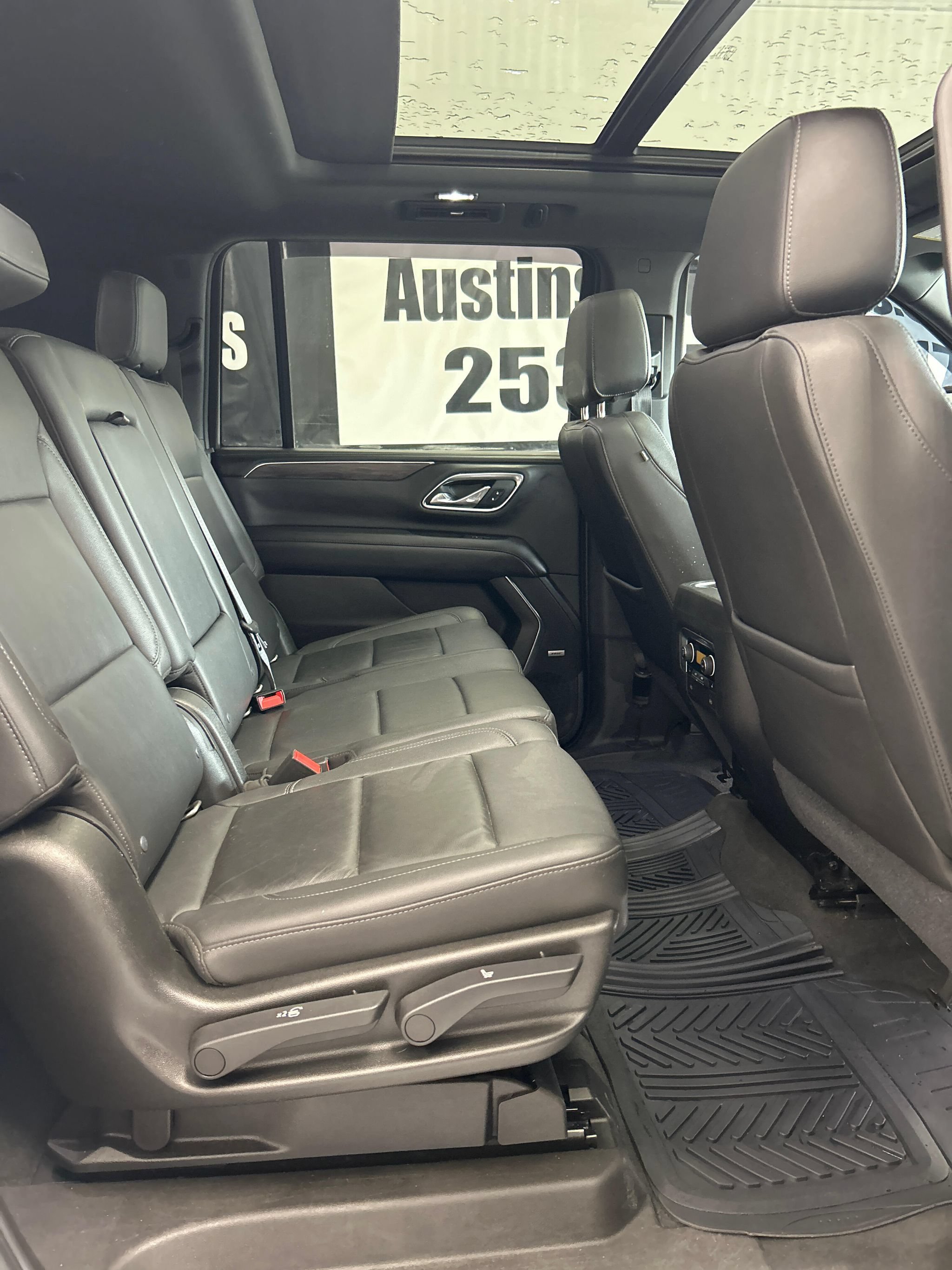 Used 2021 Chevrolet Suburban LT w/ LT Signature Package AWD/4WD image 13